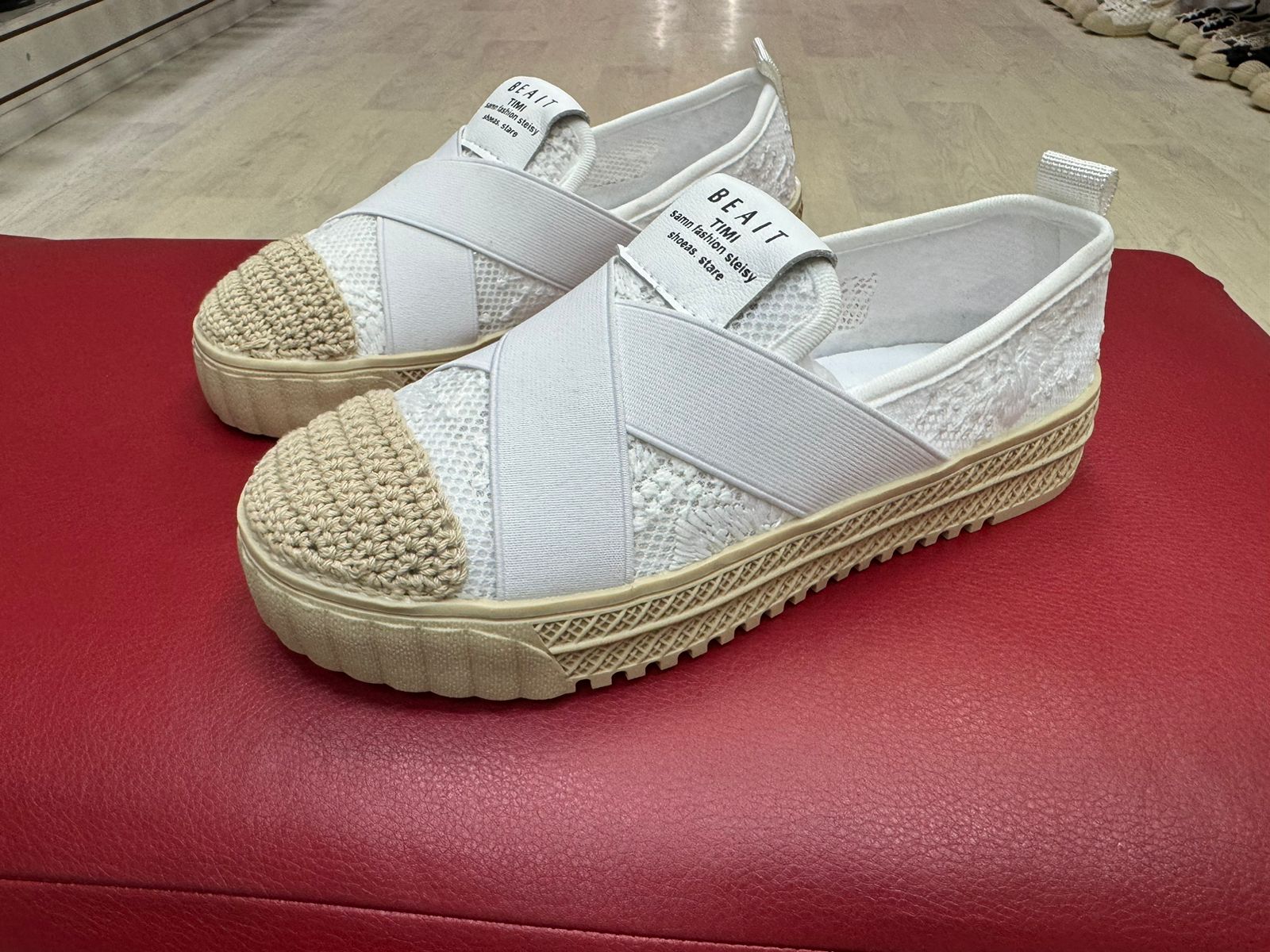 Женские весенние туфли SUYIFEIYA SO-246-163 (8 пар в коробе, размер 36-41)