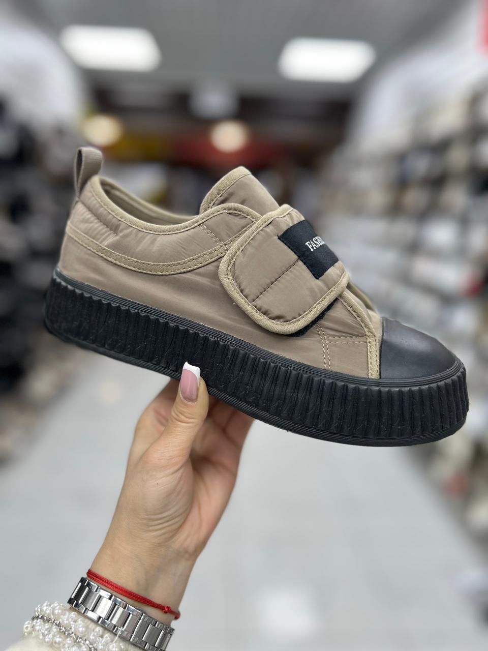 Женские кроссовки  FASHION SO-260-230 (8 пар в коробе, 36-41 размер)