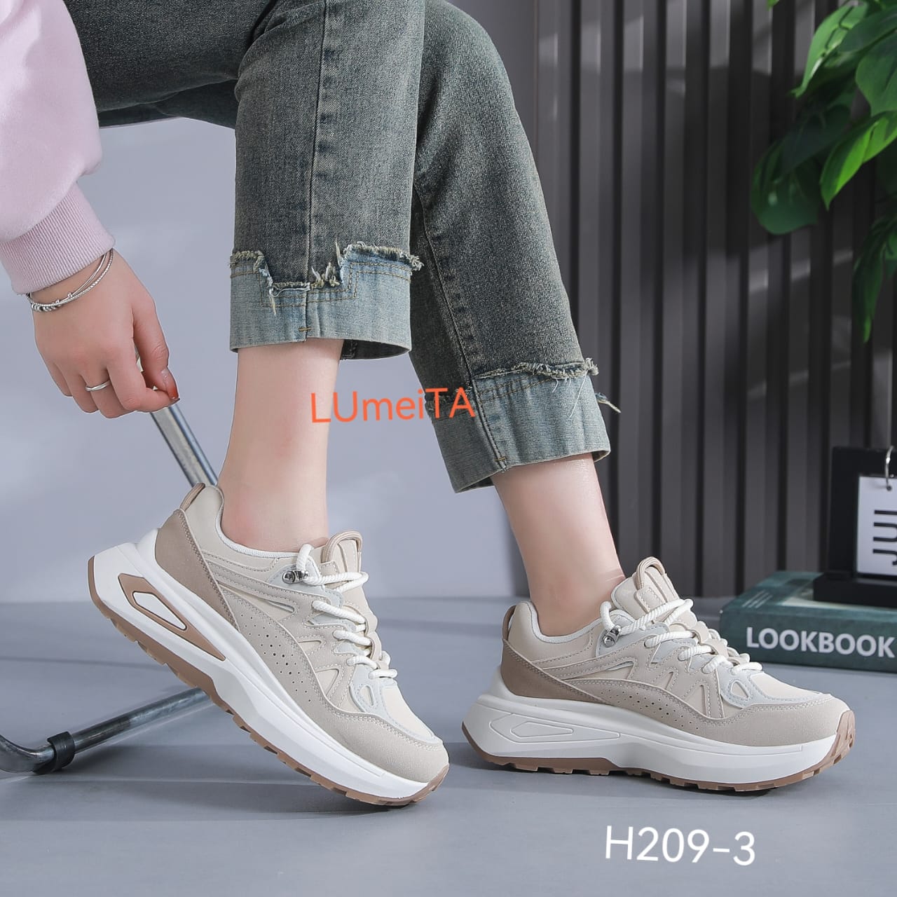 Женские кроссовки  FASHION SO-262-261 (8 пар в коробе, 36-41 размер)